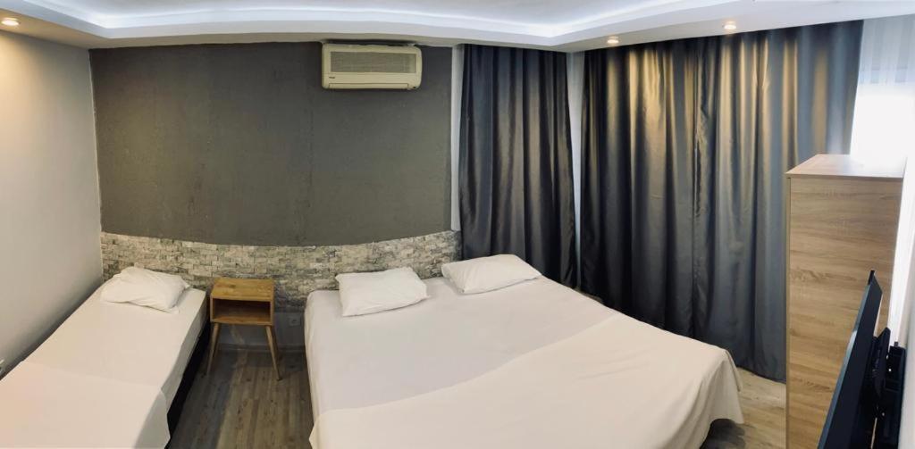 1989 Hotel Sebat เซสเม ภายนอก รูปภาพ