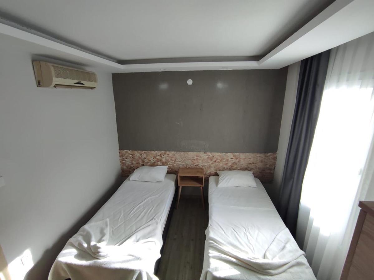 1989 Hotel Sebat เซสเม ภายนอก รูปภาพ