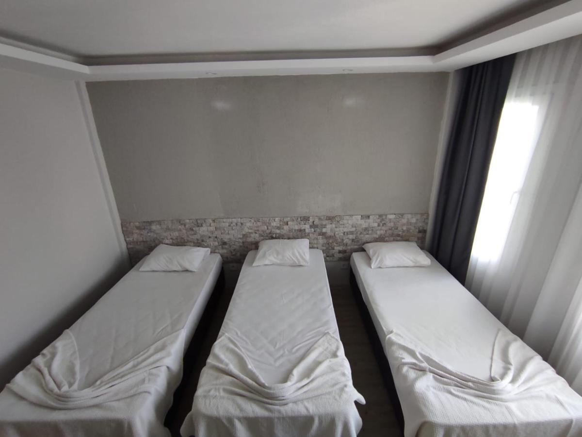 1989 Hotel Sebat เซสเม ภายนอก รูปภาพ