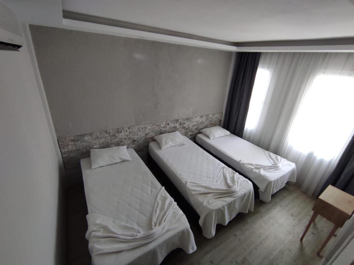 1989 Hotel Sebat เซสเม ภายนอก รูปภาพ